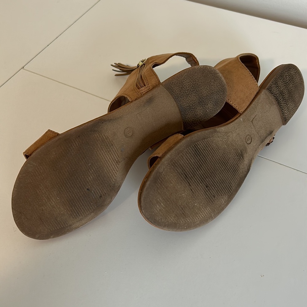 Tiara Los Angeles Tan Sandals - Picture 4 of 5